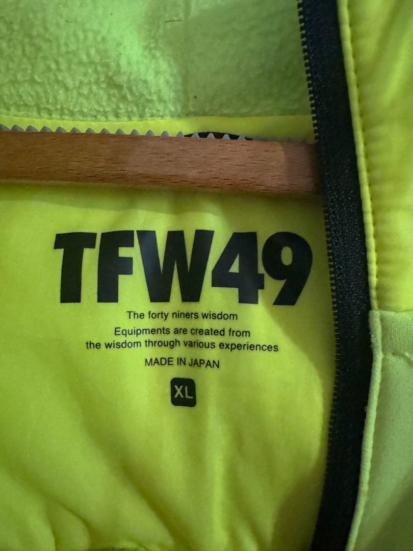 「美品」　TFW49 ジップパーカー　イエロー　裏起毛