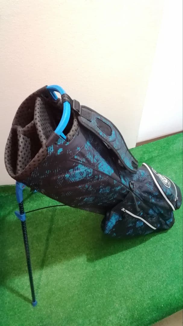 OUUL LONDON CALIFORNIA TOKYO　キャディバッグ　軽量