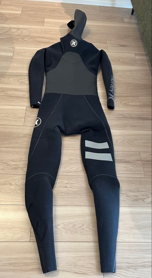 【美品】ハーレーSサイズ　フード付きセミドライウェットスーツ5mm