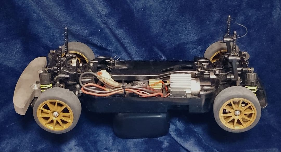 タミヤ 1/10 電動RC 4WD（TB-01/インプレッサWRC2001）