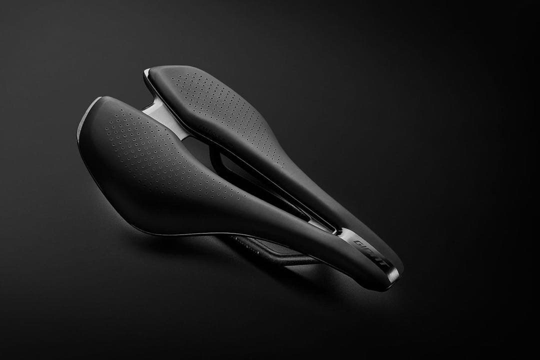 【美品】Giant Fleet SLRサドル