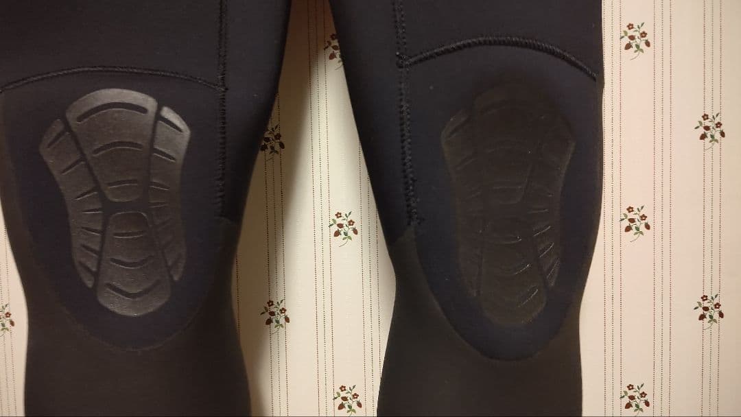 黒 フルスーツ Vネック