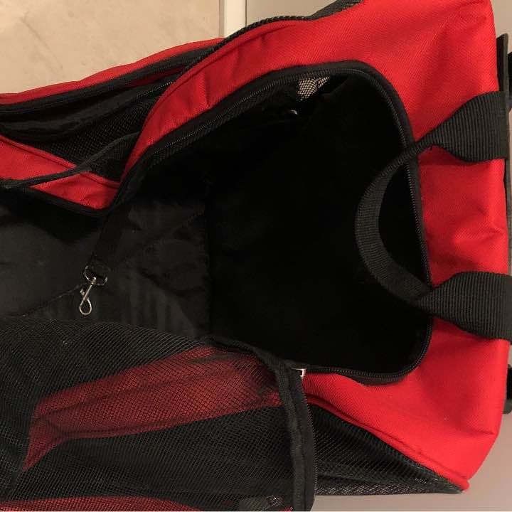 ワン子用キャリーバック、リックにもなります。両サイドポケット大有り。