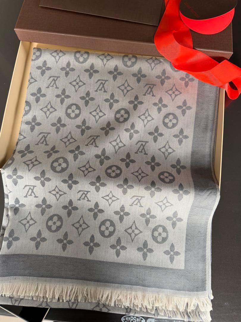 CHANEL ロゴマフラー ノベルティ品