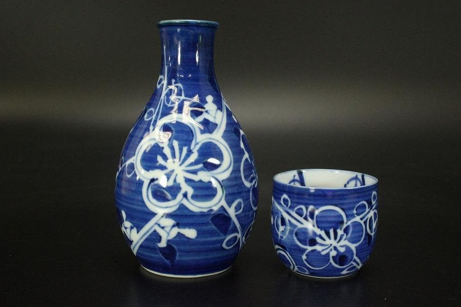 酒器 白梅画 徳利 穂山 盃 嘉々瑞 木箱付(メ1494)