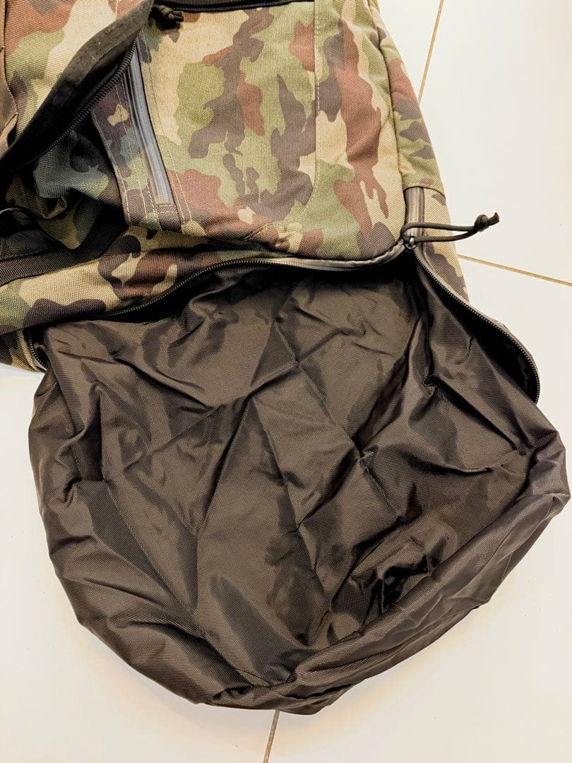 BRIEFING 迷彩柄ボストンバッグ