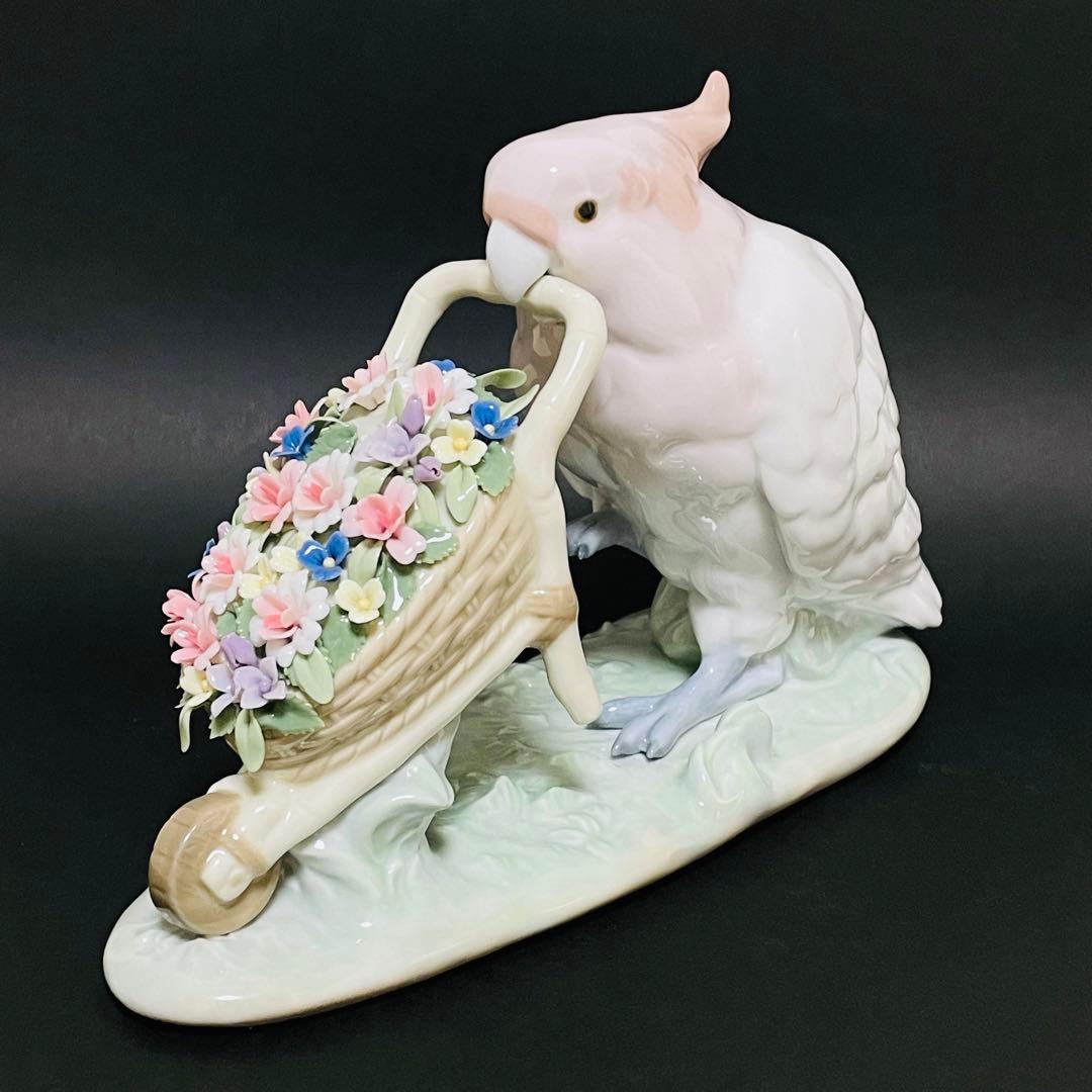 LLADRO リヤドロ ポーリーの花集め フィギュリン 置物 オブジェ 陶器製