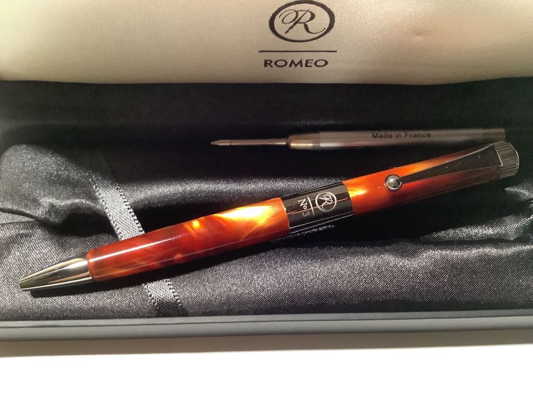 ROMEO No. 3 イタリアンアンバー細軸　（ジェットストリーム芯入り）