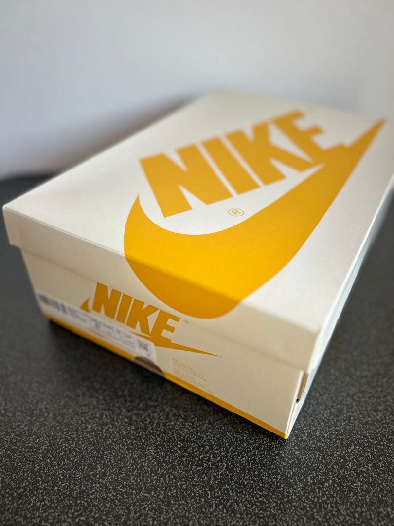 Nike エアジョーダン1 ハイOG レトロシューズ イエロー