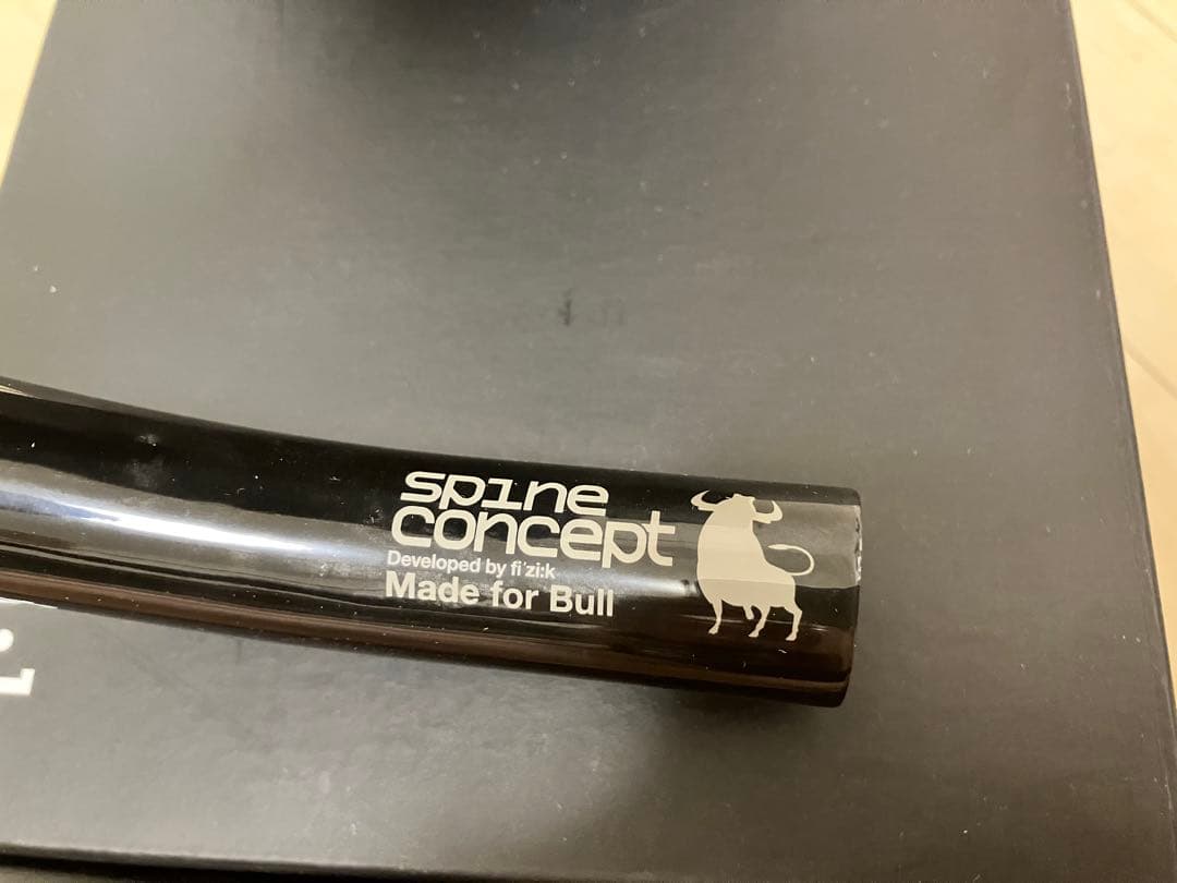 パーツ fizik Cyrano Handlebar R1 bull 420mm