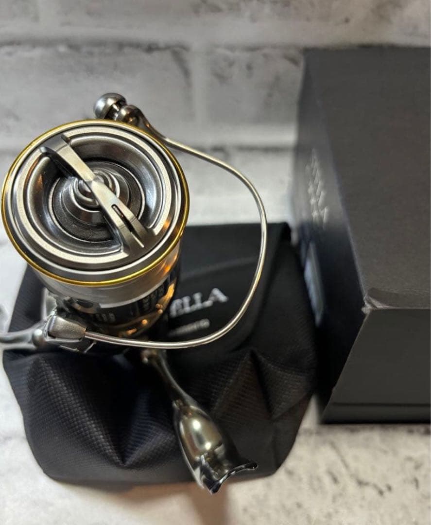 SHIMANO ステラC3000XGJ 箱無しハンドルはカスタムだけ