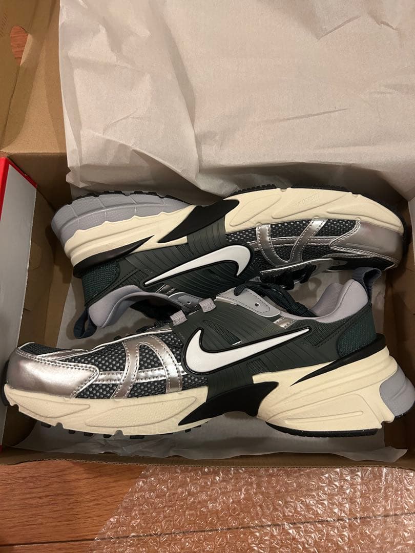 [ナイキ] V2K ラン V2K RUN グレー/グリーン HJ4497-300