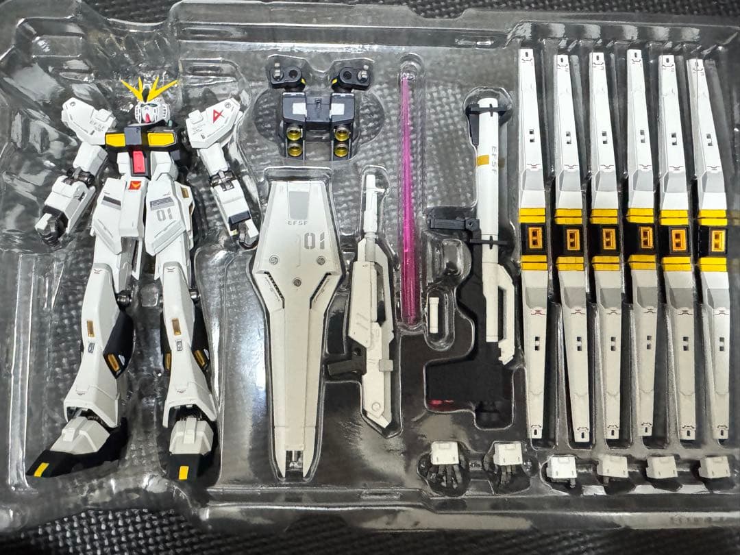 メタルロボット魂 νガンダム（ダブル・フィン・ファンネル装備型）