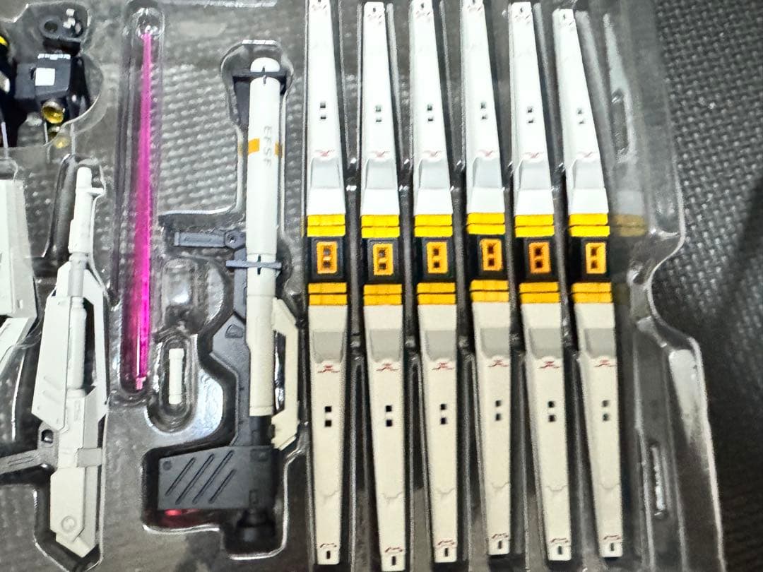 メタルロボット魂 νガンダム（ダブル・フィン・ファンネル装備型）