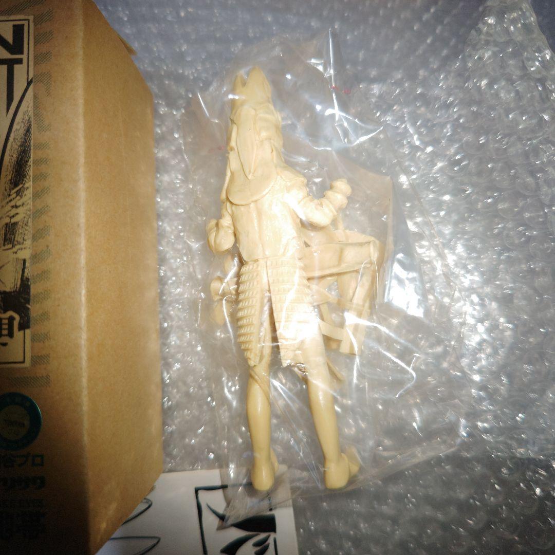 怪獣無法地帯　バルタン星人2代目　ガレージキット　未組立