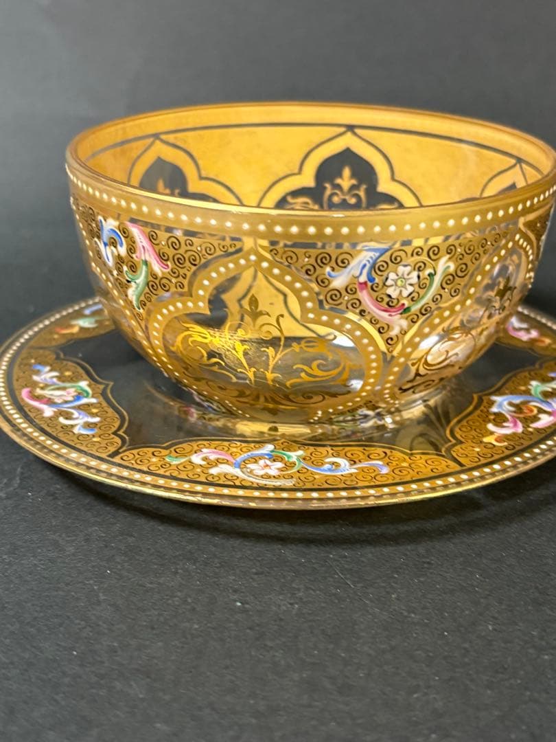 オールドバカラ豪華金彩エナメルカップとソーサ美品。