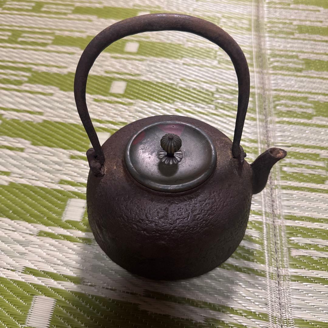 A*3様 鉄製 丸型 鉄瓶 持ち手付き