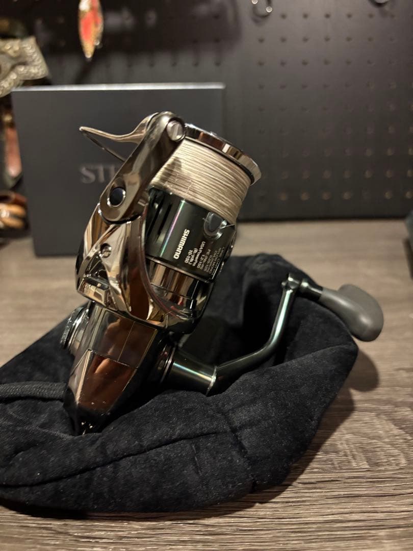 リール 22STELLA 3000MHG