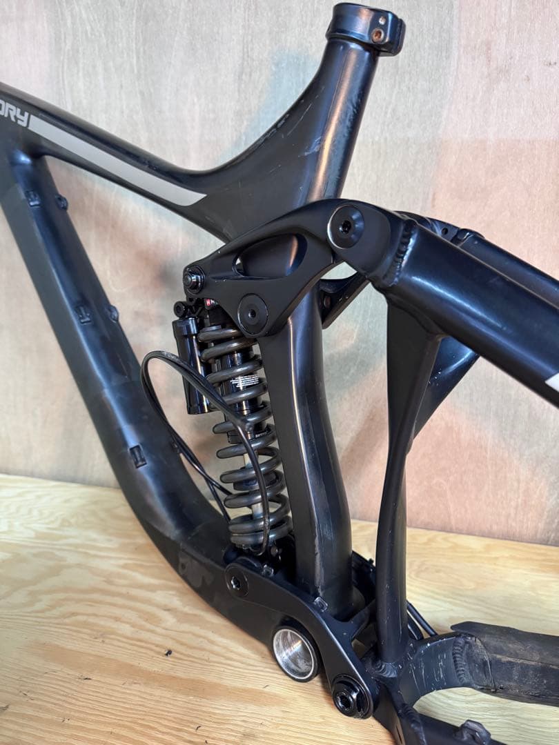 GIANT GLORY 27.5 カーボン Lサイズ(リアショック付)