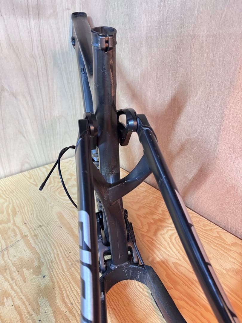 GIANT GLORY 27.5 カーボン Lサイズ(リアショック付)