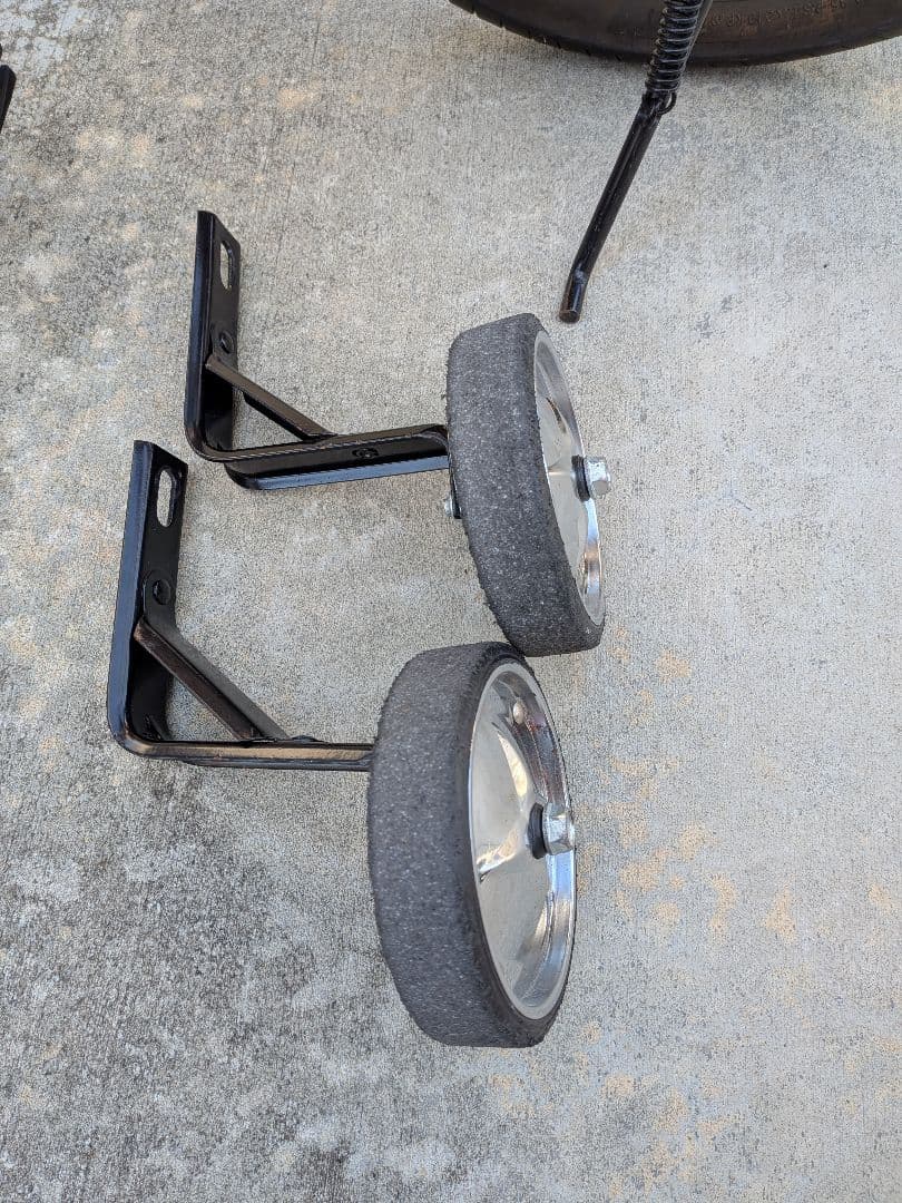 広島県　岡山県　HUMMER　子供用自転車　補助輪　ヘルメット　16インチ