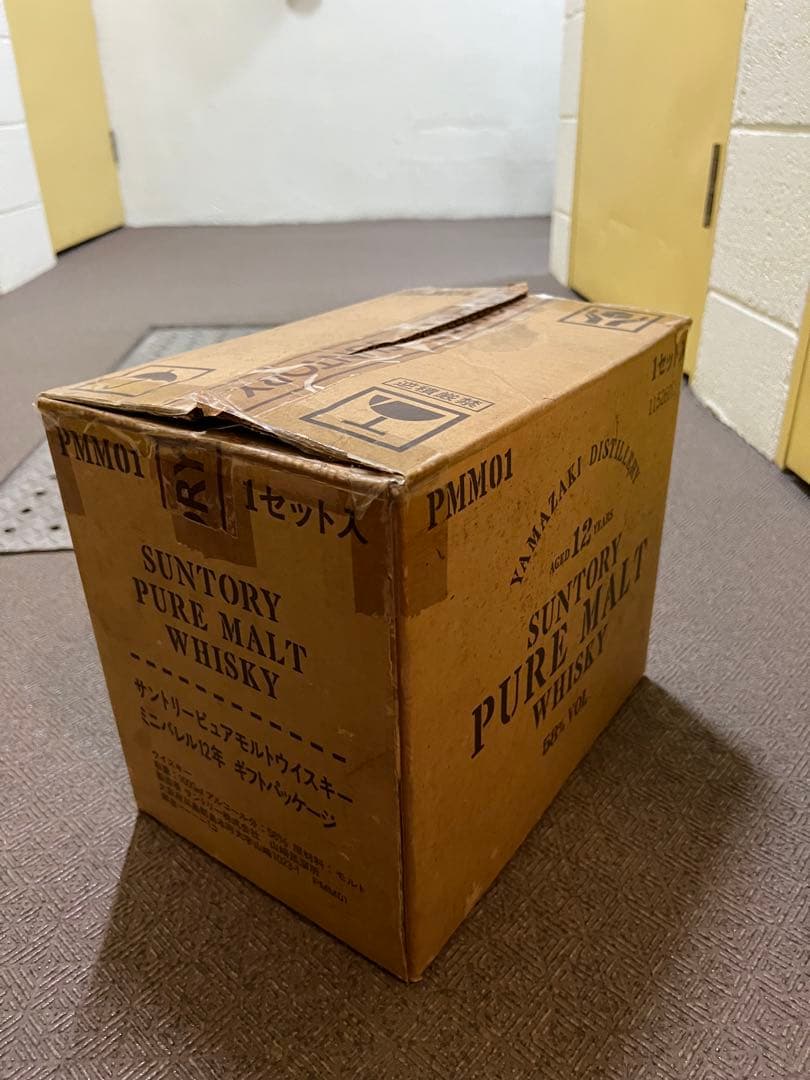 こ*う様 サントリー　ピュアモルトウイスキー ミニバレル12年 ギフトパッケージ