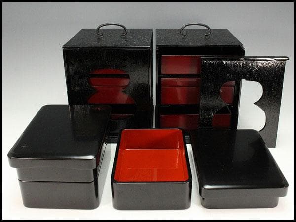 漆器 瓢窓 三段重 手提げ器 二段蓋物 弁当 一対 月見 正月(K-XA770)