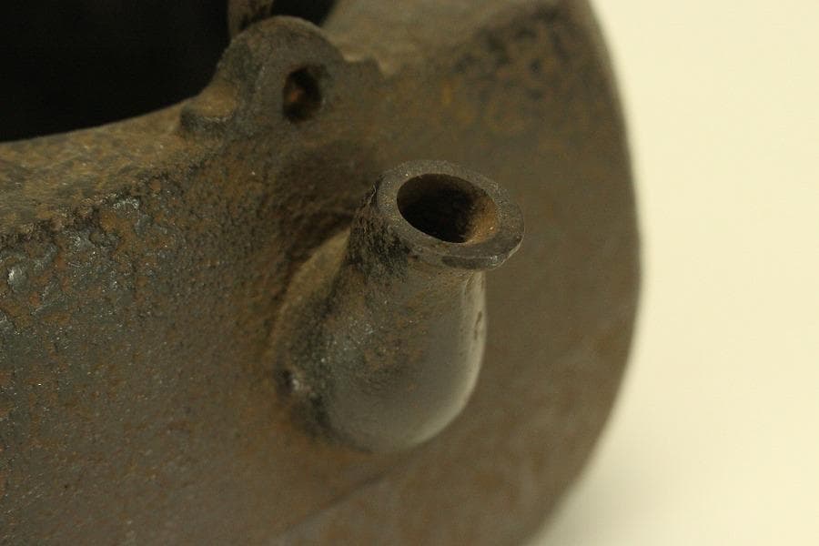 四方 在銘 持ち手 銀象嵌 鉄瓶 未使用 時代物(A677)