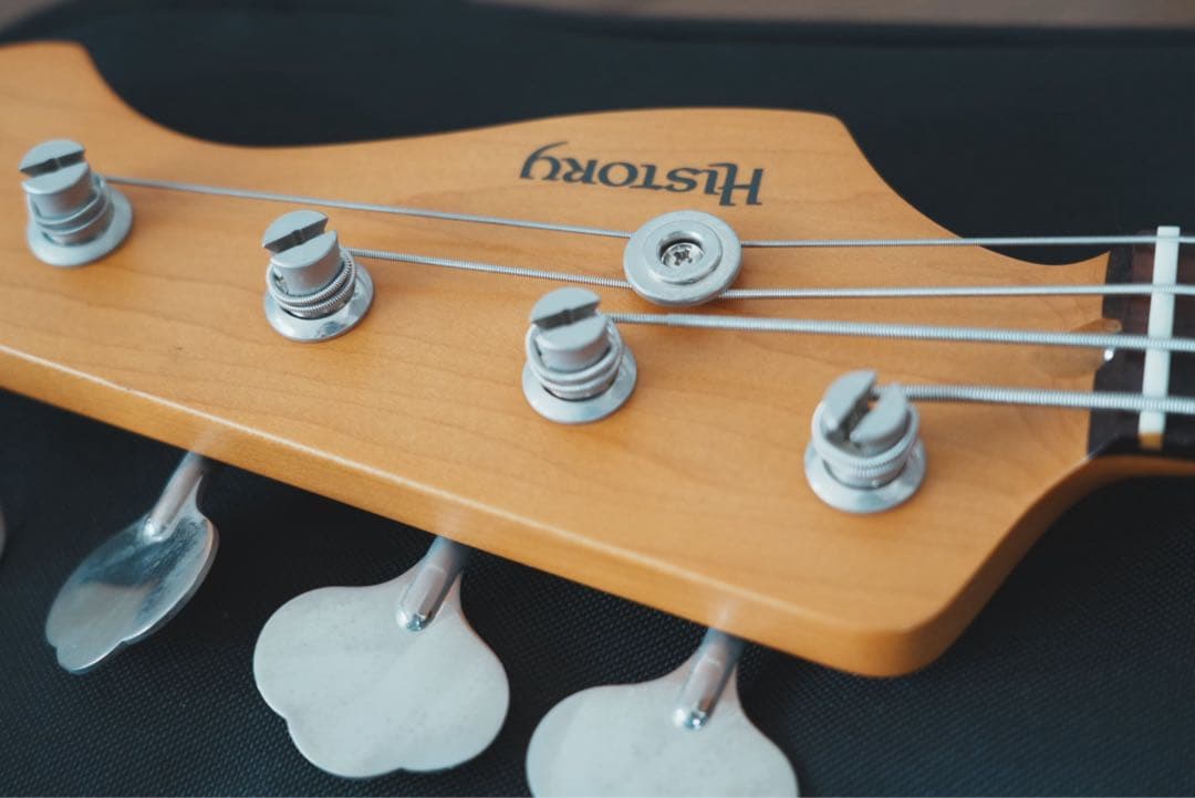 HISTORY ジャズベース ホワイト