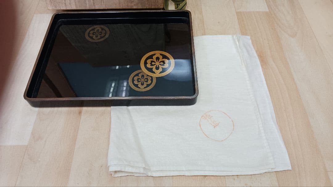 名工加賀蒔絵師太田抱逸作蒔絵描金手形盆　 家紋　輪島塗　 漆器　 盆　共箱　共布