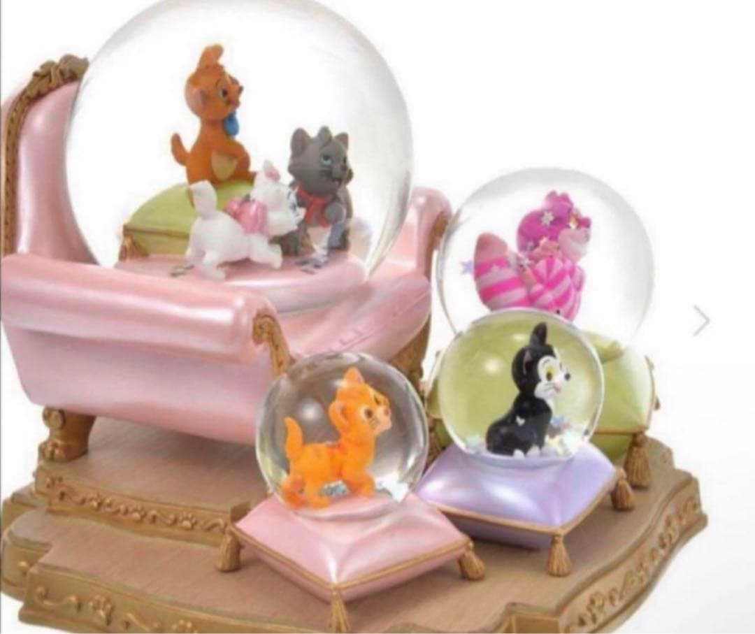 ディズニー☆猫キャラクター☆大きなスノードーム（ラスト1点）