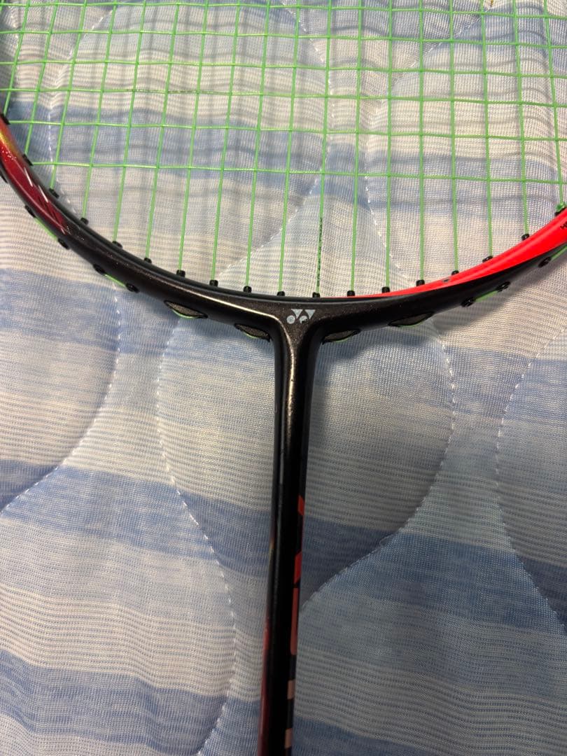 ASTROX 77 バドミントンラケット 赤/青