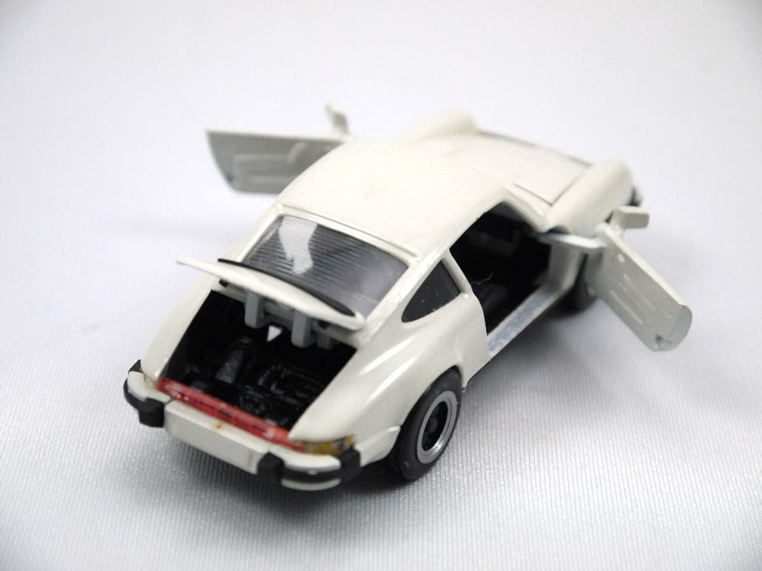 1/43 NZG Modelle #261 ポルシェ カレラ3.2