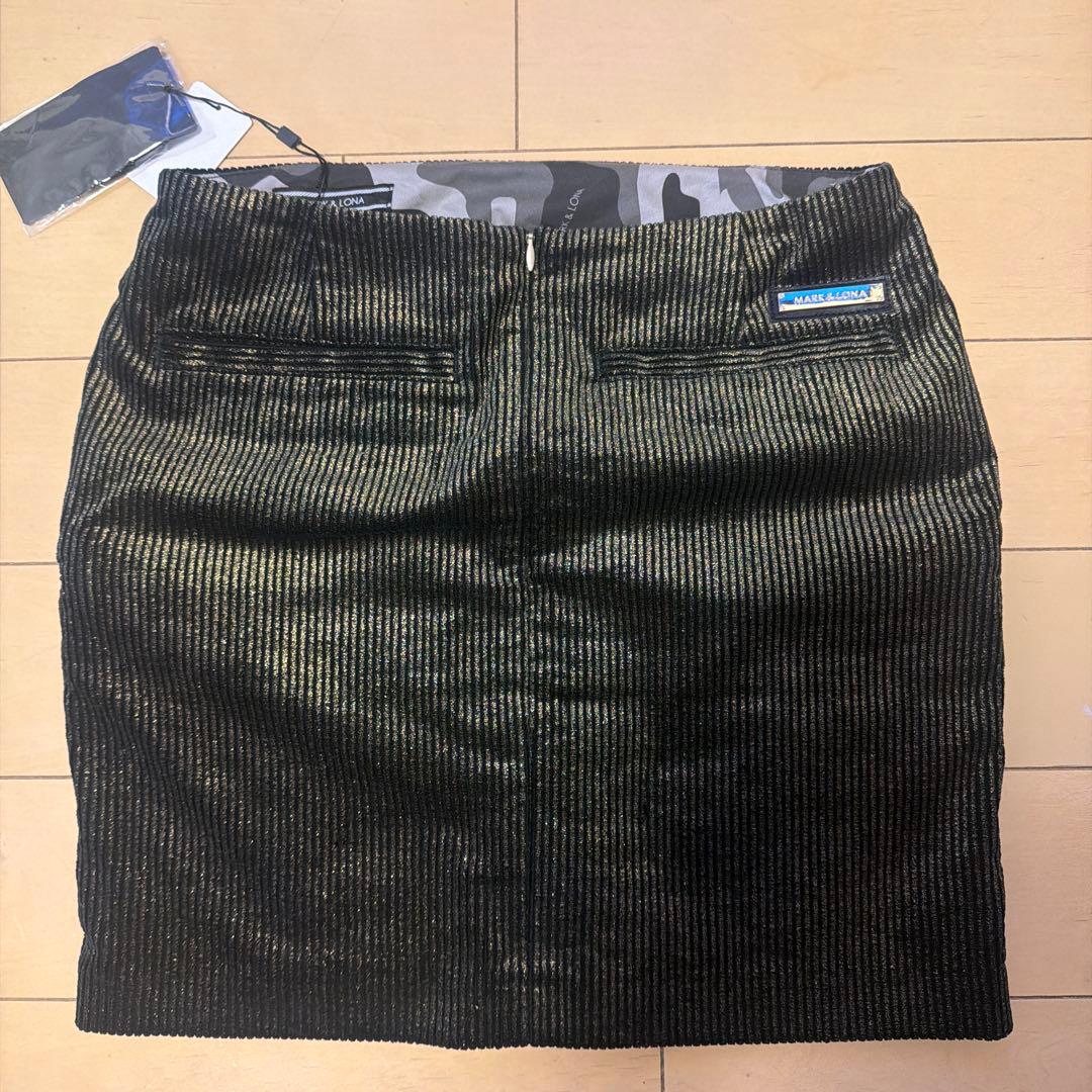 MARK&LONA 新品未使用スカート 定価32000円BLACK➕GOLD