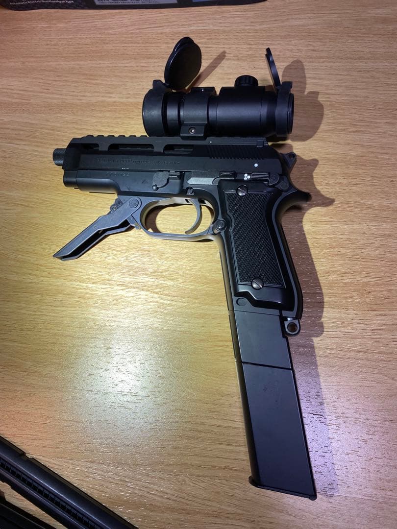 東京マルイ電動エアガンM93R