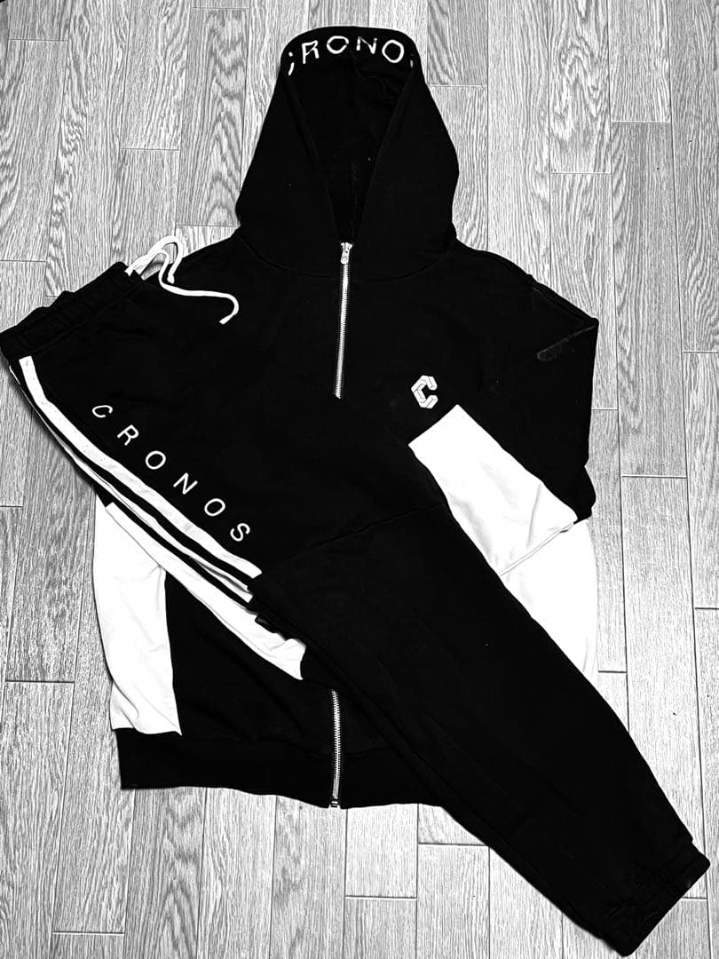 CRONOS フード付き　スウェット上下セット　メンズ　本日出品終わり価格