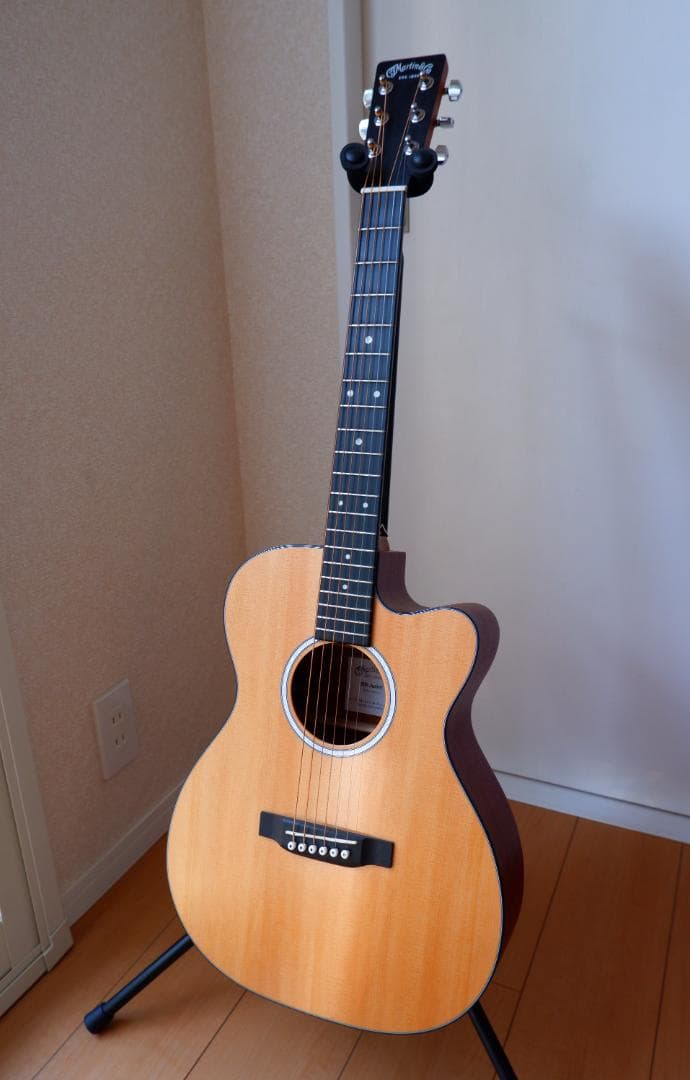 マーチンのエレアコ　Martin 000CJR-10E Natural