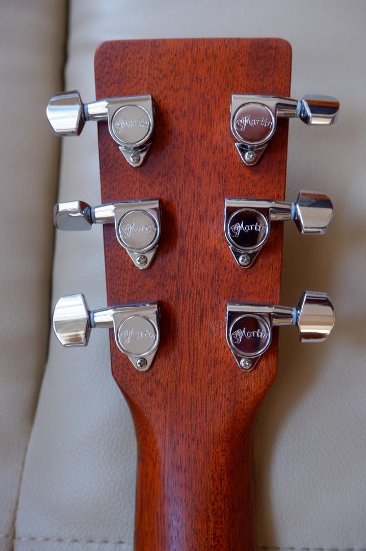 マーチンのエレアコ　Martin 000CJR-10E Natural