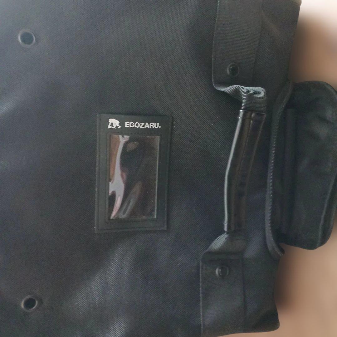 EGOZARU. ブラック ボストンバッグ