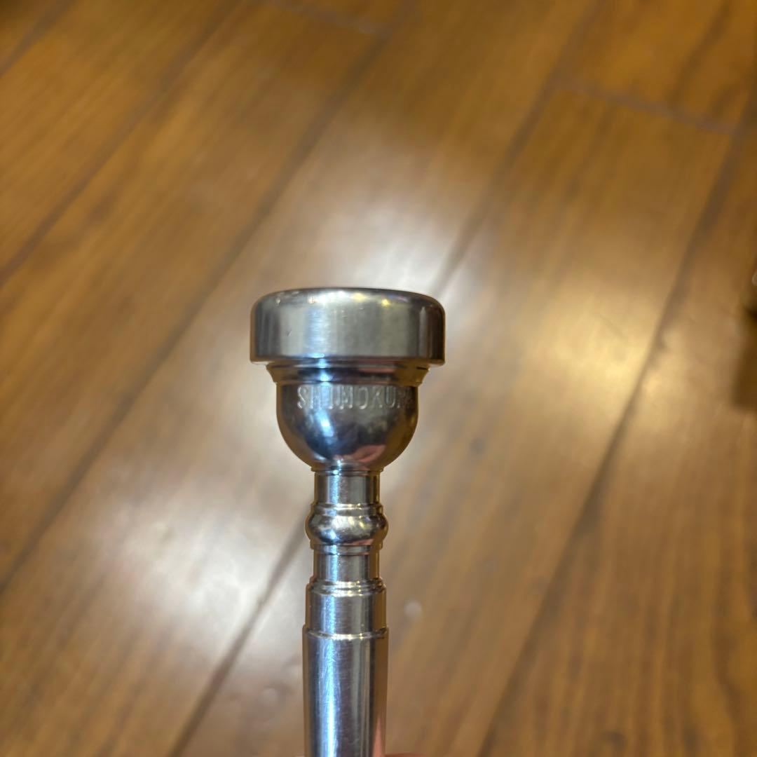 自衛隊用信号らっぱ「シモクラ楽器」（ハードケース.マウスピース付き）