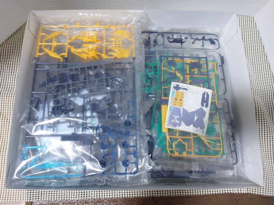 MG 1/100 ユニコーンガンダム2号機 バンシィ・ノルン 最終決戦Ver.