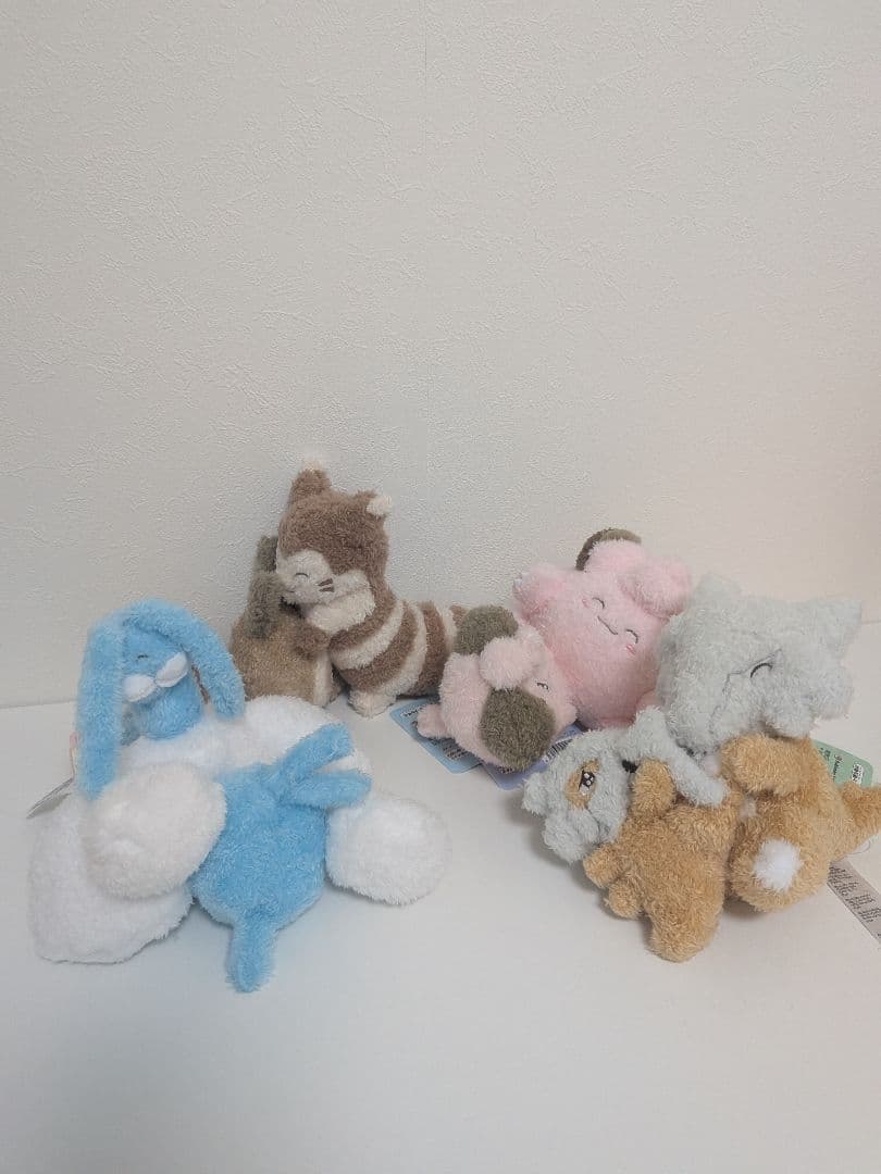 ポケモンセンター　ぶるぶる…むぎゅ！ぬいぐるみ　4種セット