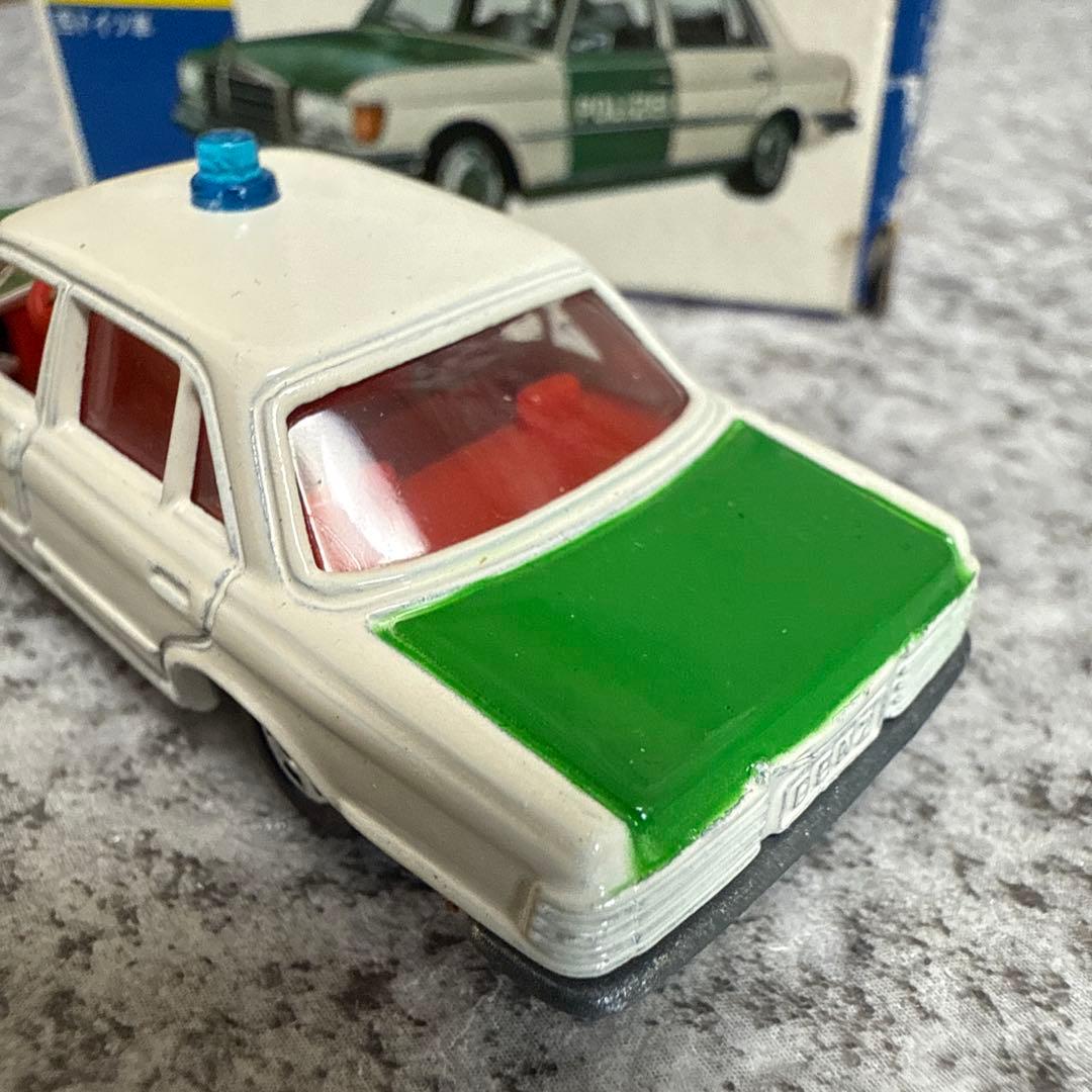 トミカ青箱外国車シリーズF24メルセデスベンツ&F25ルノー5