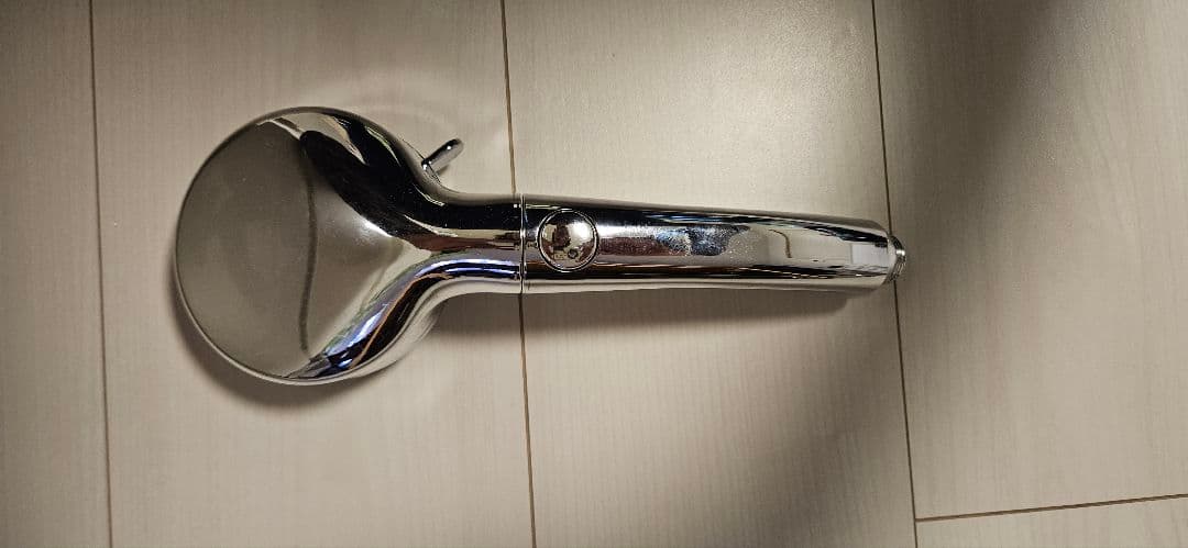 多機能シャワーヘッド　クローム仕上げ　美容