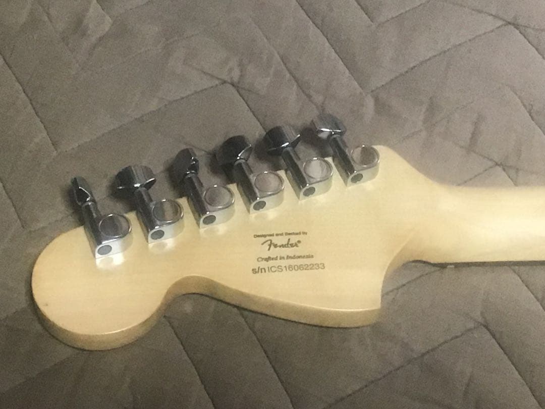 Squier Stratocaster standard サンバーースト