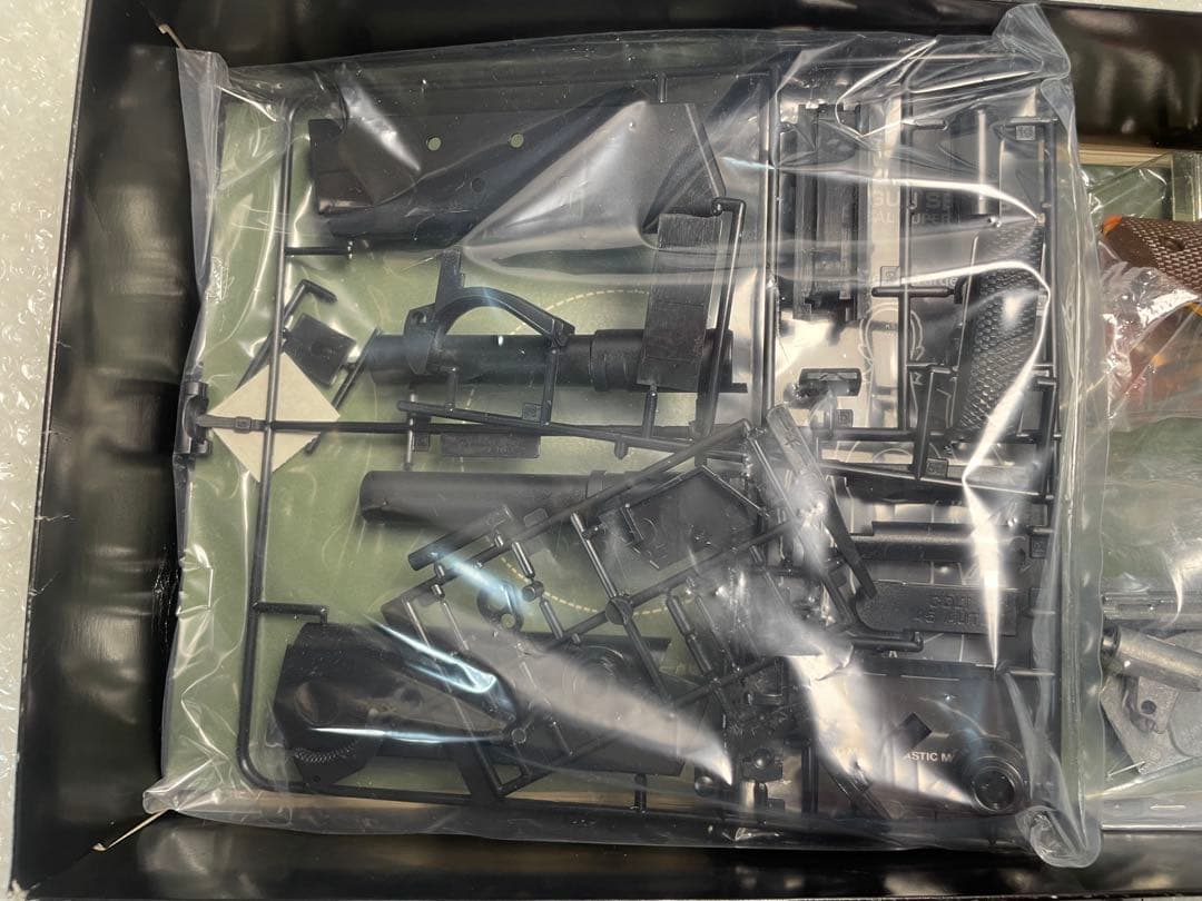 未組立　東京マルイ　造るモデルガン　コルトコンバットコマンダー