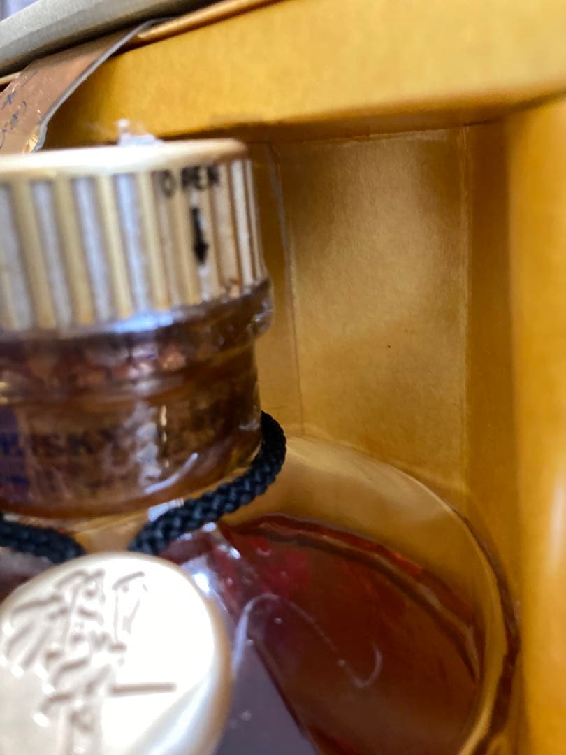 未開栓サントリー響裏ゴールドラベル