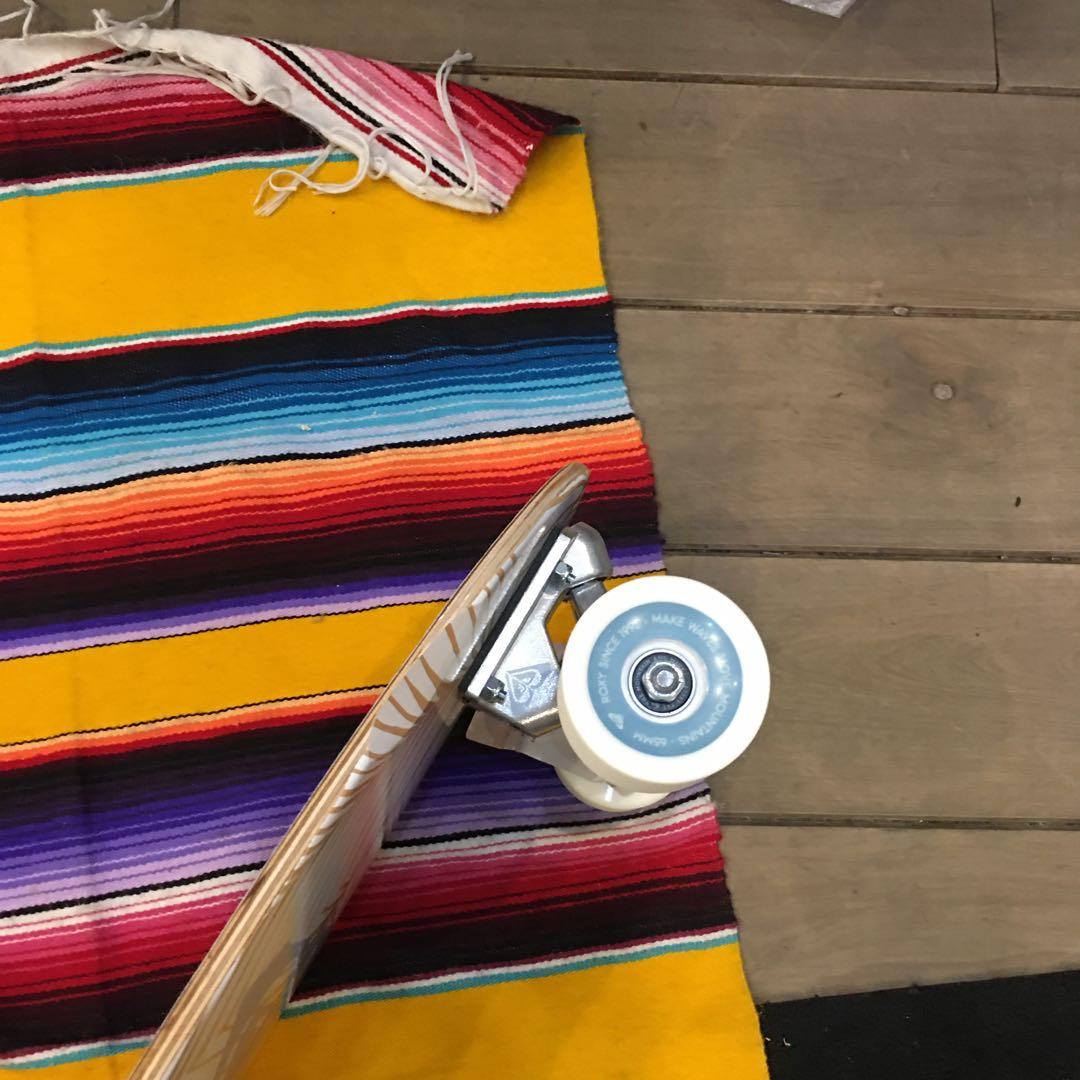 ROXY サーフスケート　クルーザー　陸トレ　サーファーガール