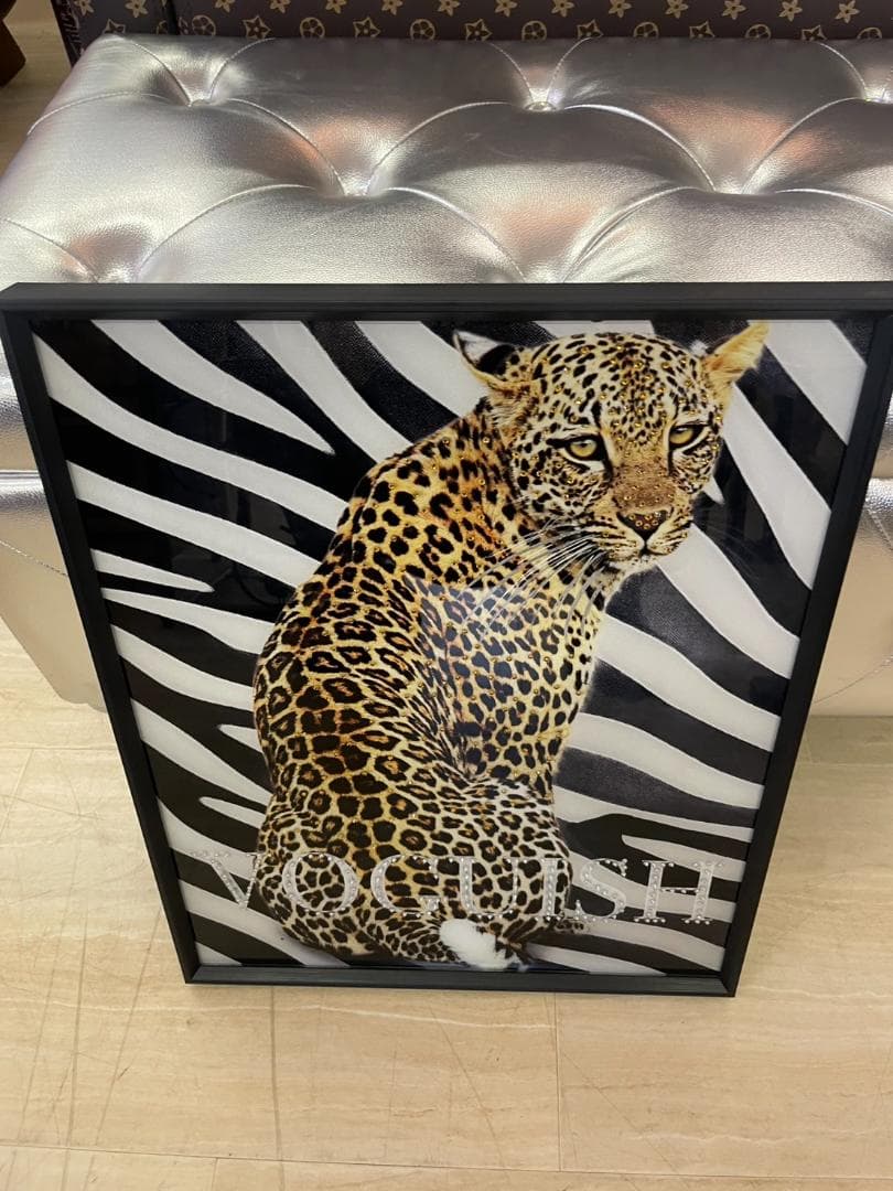 ガラスアートパネル　ヒョウ　キラキラ　絵画　額縁　アートフレーム　スタッズ　豹