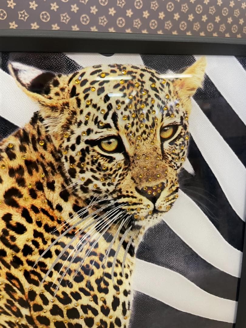 ガラスアートパネル　ヒョウ　キラキラ　絵画　額縁　アートフレーム　スタッズ　豹